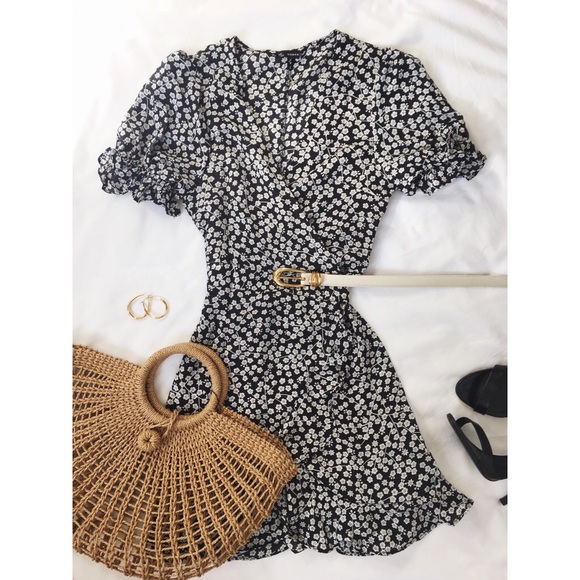 Dresses & Skirts - ✅PENELOPE Floral Wrap Mini Dress